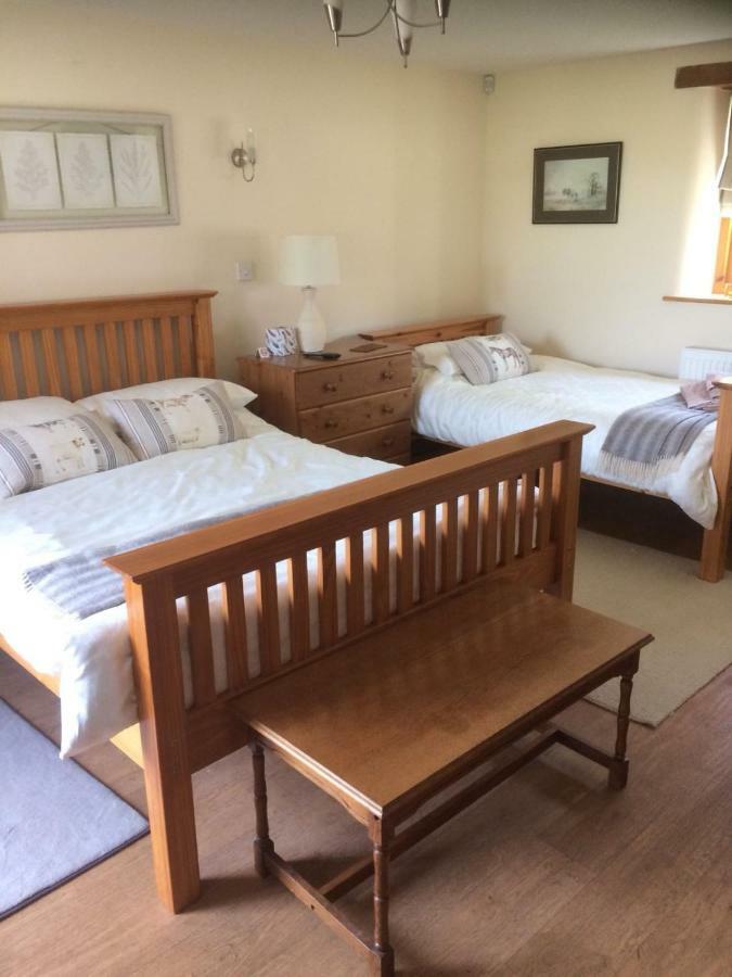 Lower Farm Bed And Breakfast Гластонбери Экстерьер фото